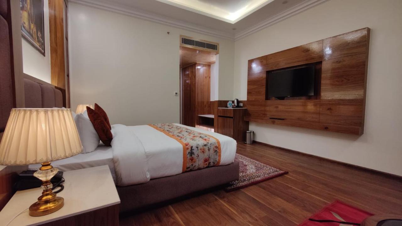 Hotel Woodpark شيملا المظهر الخارجي الصورة
