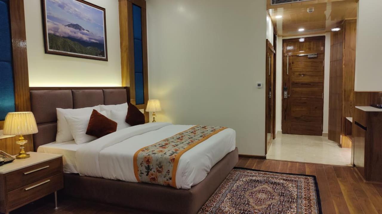 Hotel Woodpark شيملا المظهر الخارجي الصورة