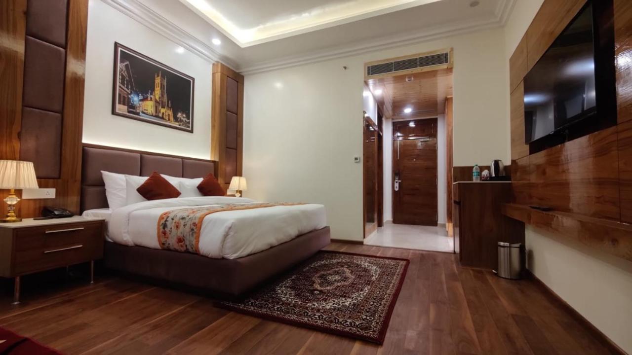 Hotel Woodpark شيملا المظهر الخارجي الصورة
